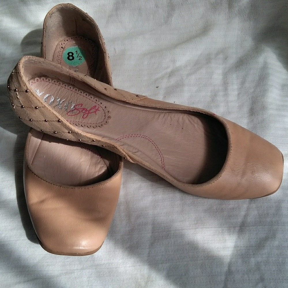 Xoxo flat shoes